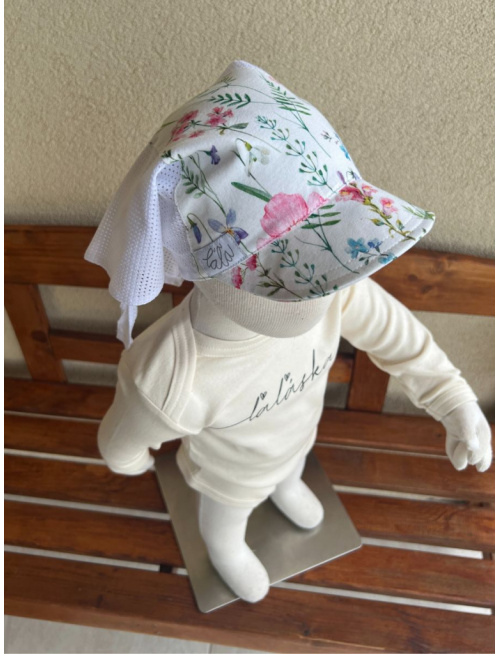 Biela dierková šatka SUMMER so šiltom - na viazanie