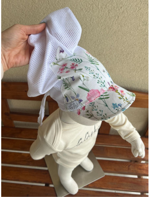 Biela dierková šatka SUMMER so šiltom - na viazanie