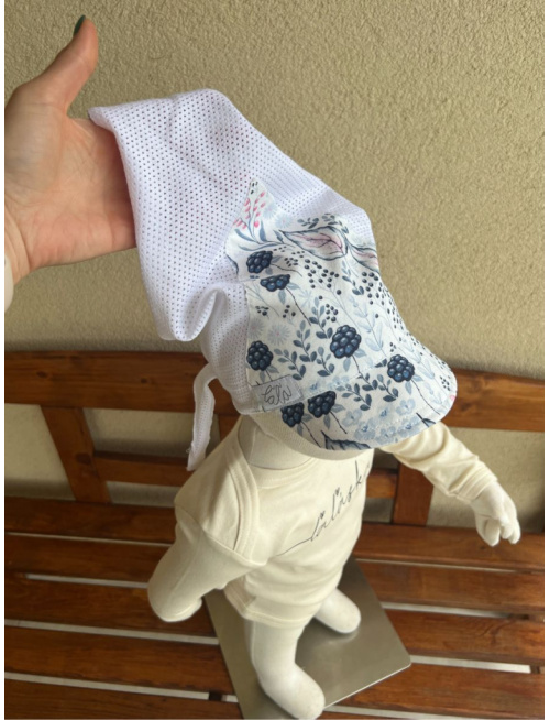 Biela dierková šatka SUMMER so šiltom - na viazanie