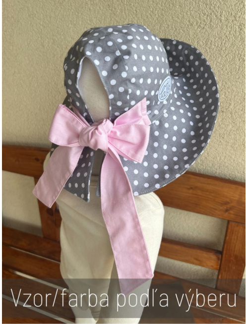 Rastúci elegantný klobúk na copík