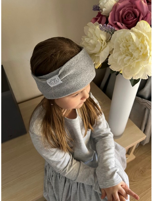 Rebro čelenka ROVNÁ - stredne sivý melír