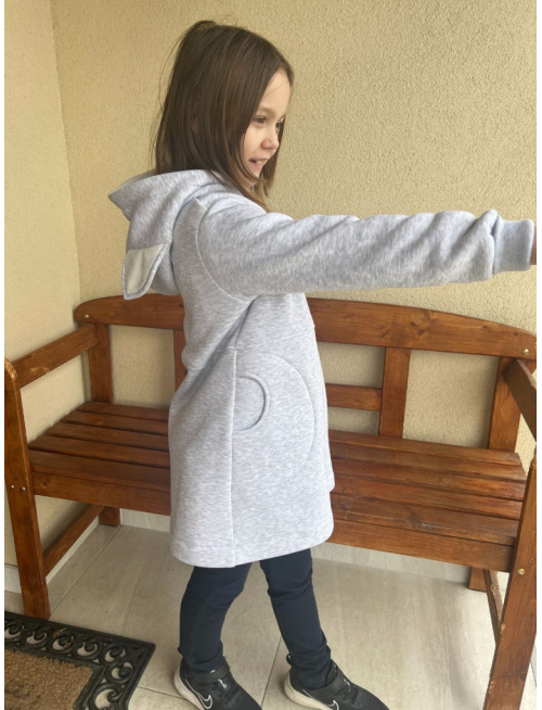 Rastúci kabátik RIO s uškami - s prestrihom - počesaná teplákovina - svetlosivý melír