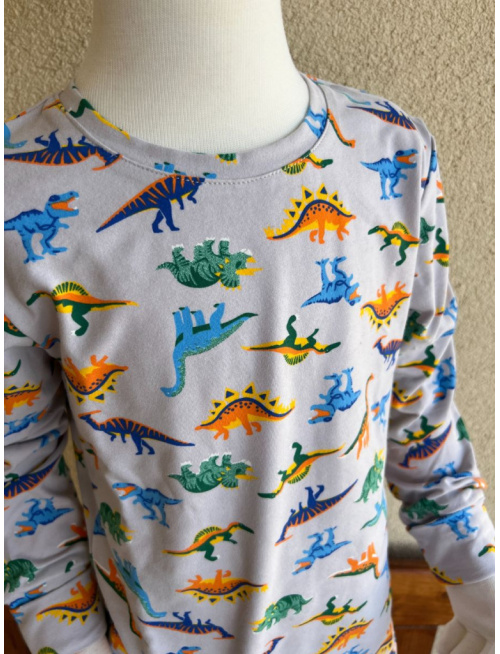 Detské pyžamko s rastúcimi manžetami DINOSAURUS NA SIVOM - klasik strih