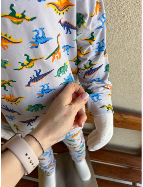 Detské pyžamko s rastúcimi manžetami DINOSAURUS NA SIVOM - klasik strih