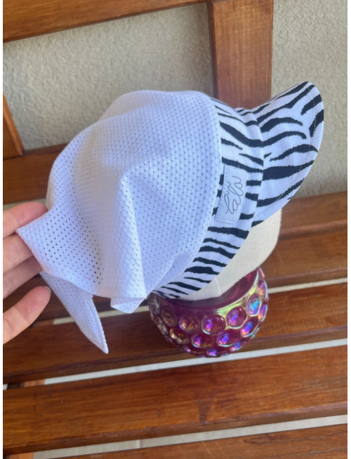 Dierková šatka so šiltom na pevno LORY - zebra