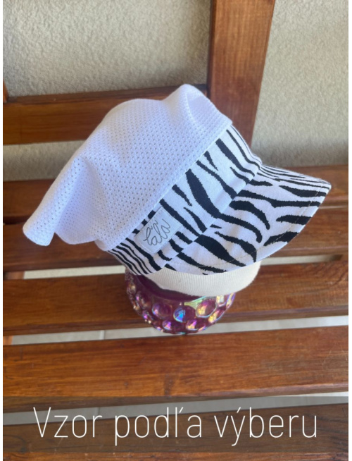 Biela dierková šatka LORY so šiltom - na pevno