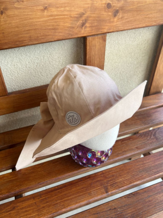Rastúci elegantný klobúk LADY