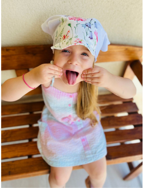 Biela dierková šatka SUMMER so šiltom - na viazanie