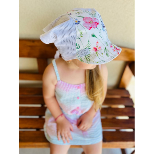 Biela dierková šatka SUMMER so šiltom - na viazanie