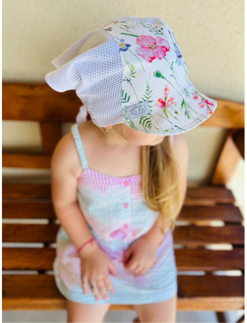 Biela dierková šatka SUMMER so šiltom - na viazanie