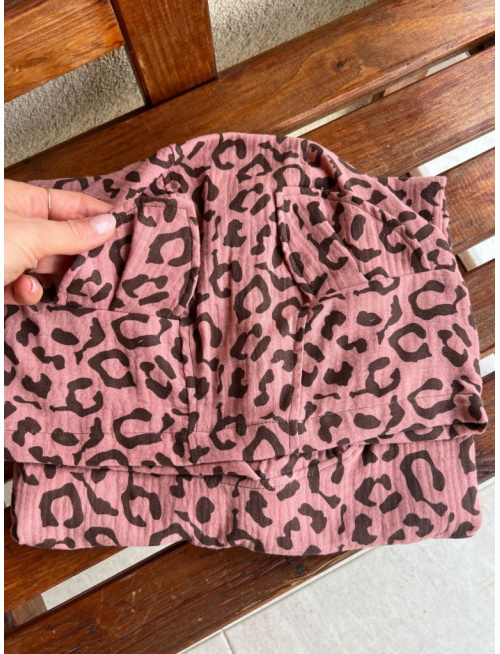 Detské pončo vĺčik uši - žirafa na tmavej staroružovej - gázovina/mušelín