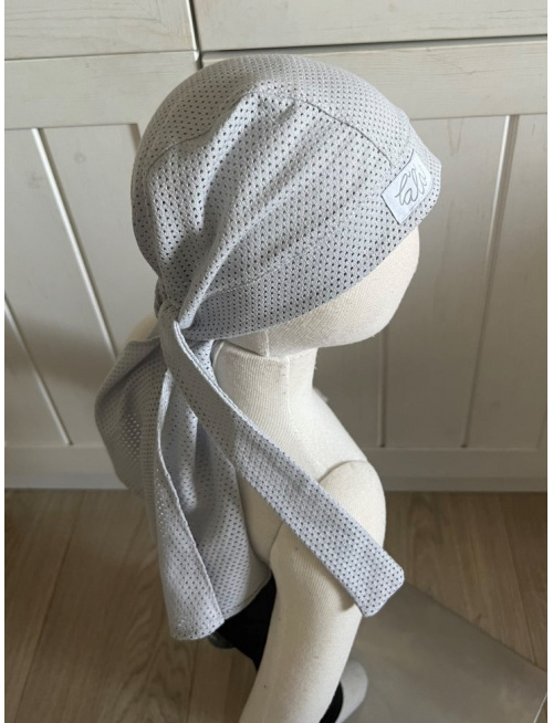 Pirátka bez šiltu na viazanie - dierková - bledošedá