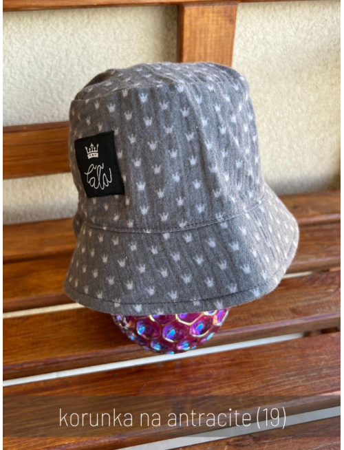 Klobúk Panáčik - gázovina/mušelín - jednovrstvový - korunka na antracite