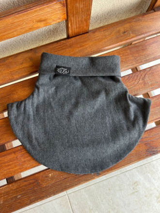 Parma tvarovaný nákrčník - antracit - dvojvrstvový