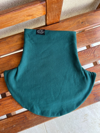 Parma tvarovaný nákrčník - smaragd zelená - dvojvrstvový