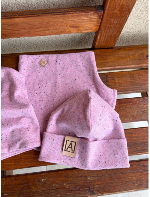 Žíhaná čiapka s vyhnutým lemom