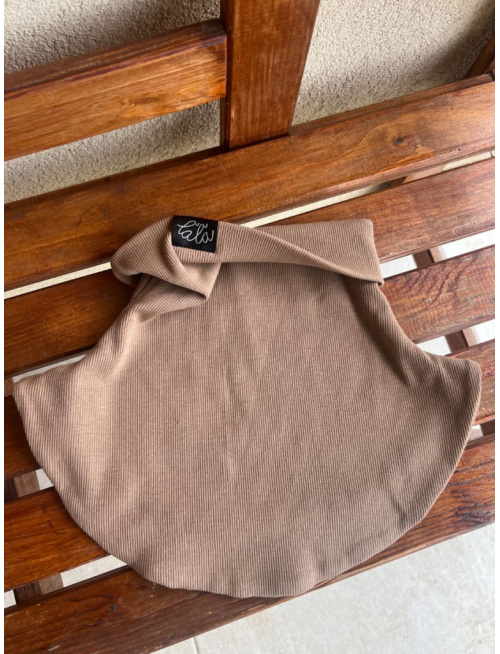 Rebro tvarovaný nákrčník - dubová