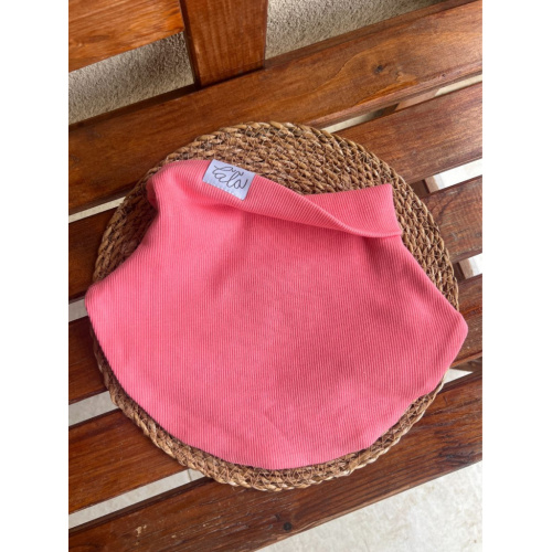 Rebro tvarovaný nákrčník - jasná marhuľa