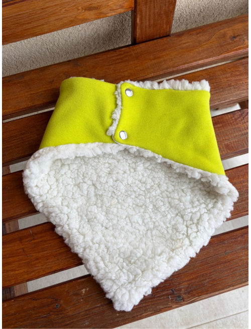 Warmkeeper trojuholníkový nákrčník podšitý barančekom