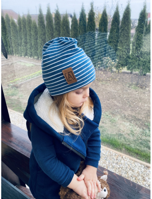 Žíhaná čiapka s vyhnutým lemom - kobaltová pásikavá