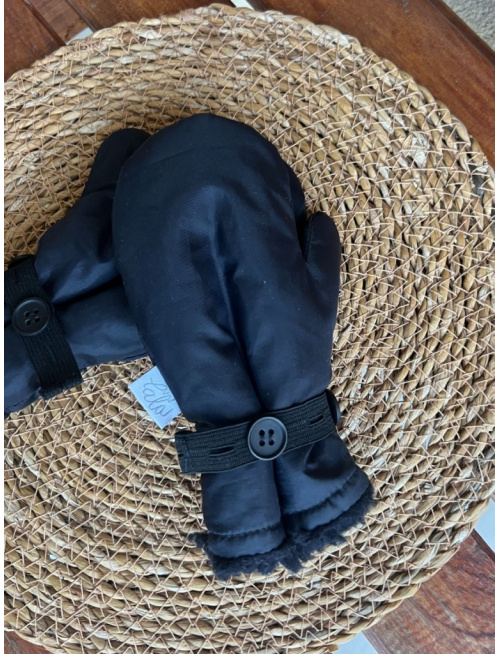 Šuštiakové rukavice podšité barančekom - čierne