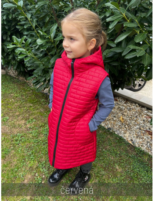 Rastúca vesta s rovnozipsom a stojačikovou kapucňou - prešivák podšitý podšívkou - DOMI