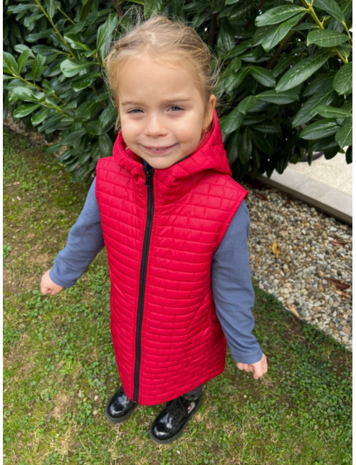 Rastúca vesta s rovnozipsom a stojačikovou kapucňou - prešivák podšitý podšívkou - DOMI