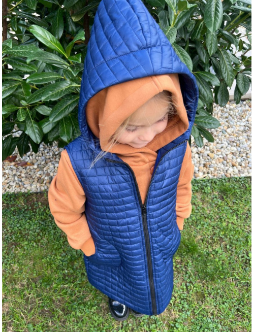 Rastúca vesta s rovnozipsom a stojačikovou kapucňou - prešivák podšitý podšívkou - DOMI