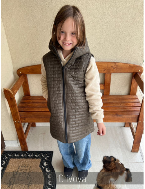 Rastúca vesta s rovnozipsom a stojačikovou kapucňou - prešivák podšitý podšívkou - DOMI