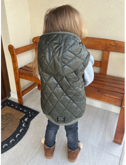 Pérová vesta s rovnozipsom a stojačikovou kapucňou