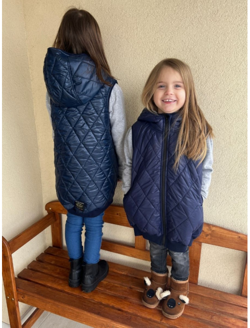 Pérová vesta s rovnozipsom a stojačikovou kapucňou