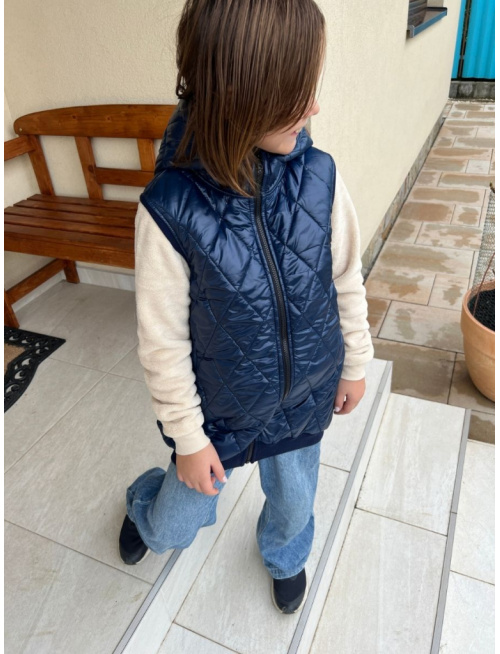 Pérová vesta s rovnozipsom a stojačikovou kapucňou