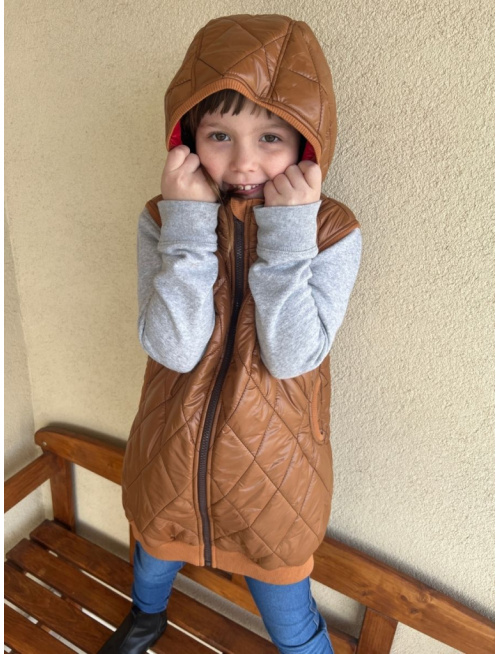 Pérová vesta s rovnozipsom a stojačikovou kapucňou