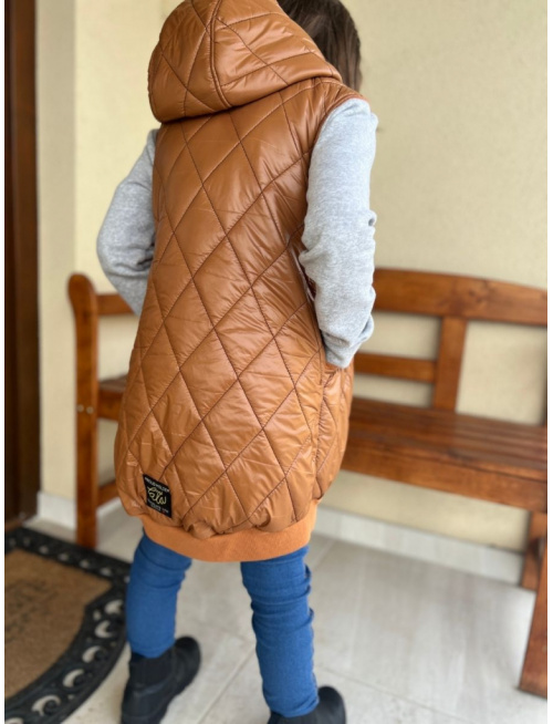 Pérová vesta s rovnozipsom a stojačikovou kapucňou