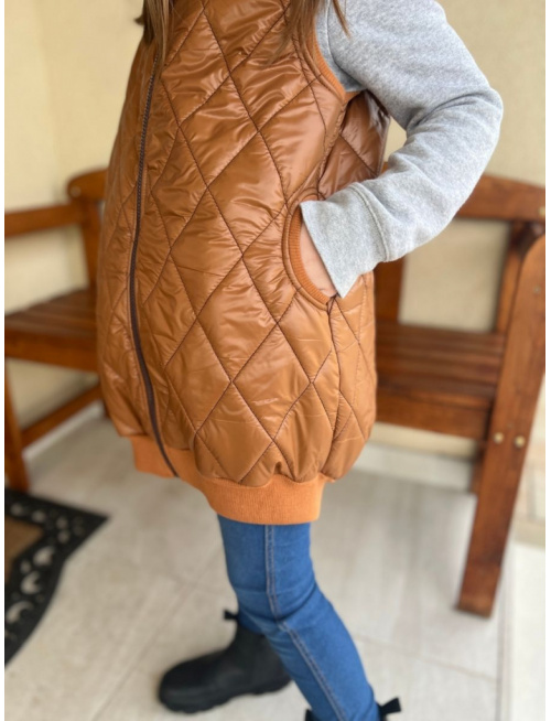 Pérová vesta s rovnozipsom a stojačikovou kapucňou