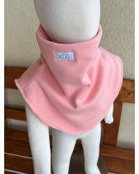 ♦ Tvarovaný nákrčník